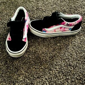 Like new only worn a few times size 2 kids